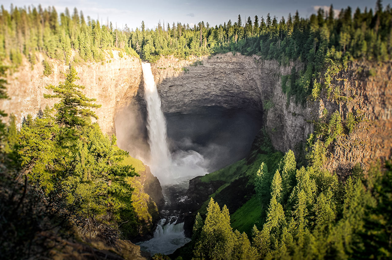 Helmcken Falls, Wells Gray Park, Canada 3-week itinerary