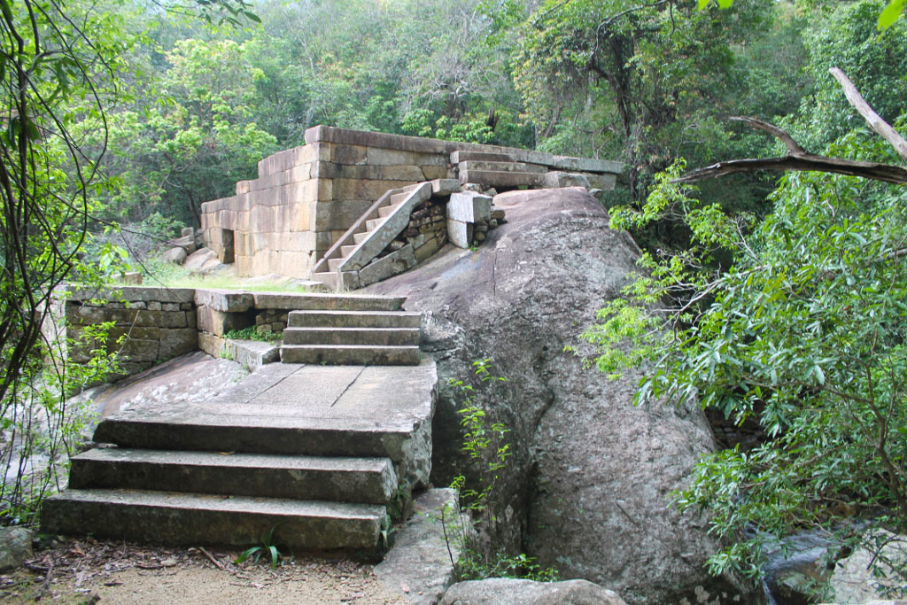 Ruins of the monastery, Ritigala - 10 days in Sri Lanka - Sri Lanka things to do