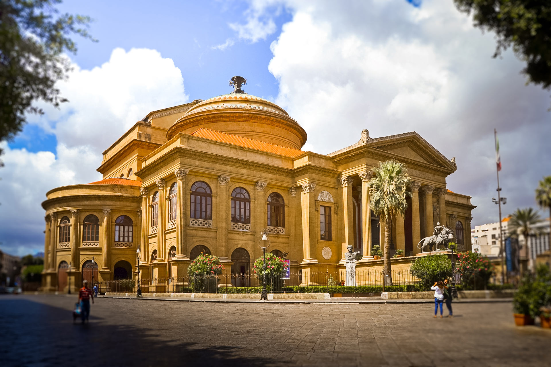 The Massimo Theater in Palermo - best things to do Palermo