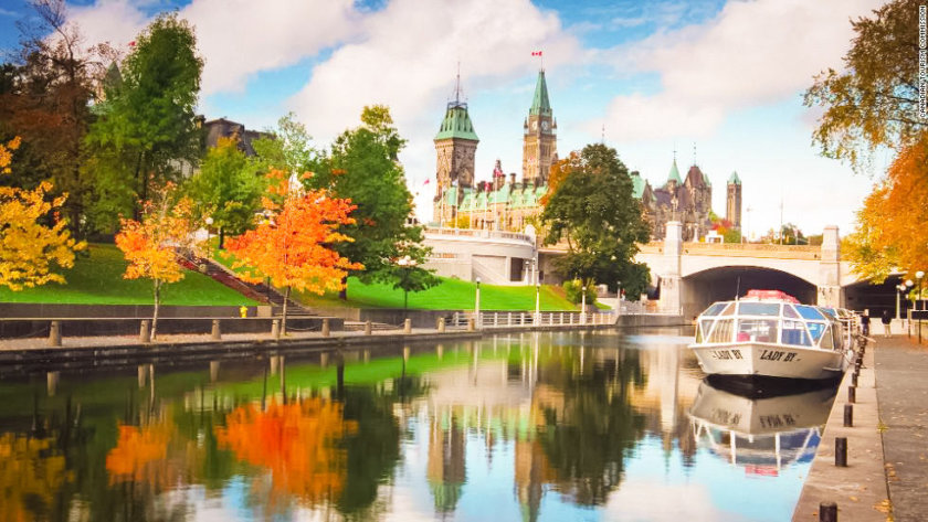 Rideau Canal Cruise - what to do in Ottawa