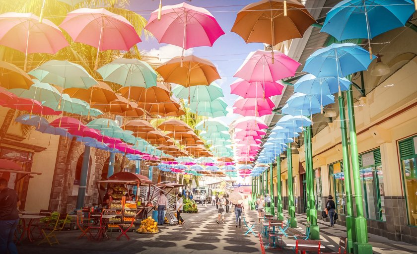 The alley of the Caudan umbrellas