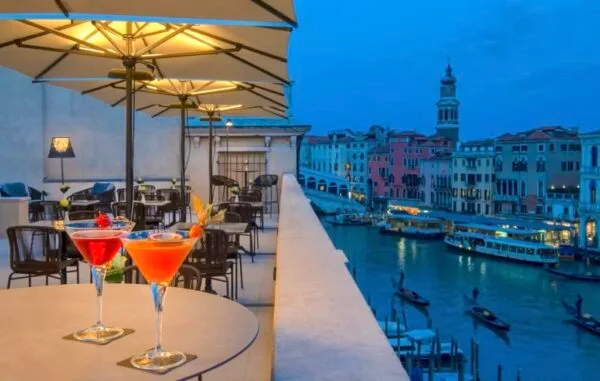 hotel-venise-san-polo-grand-canal-600x381-1