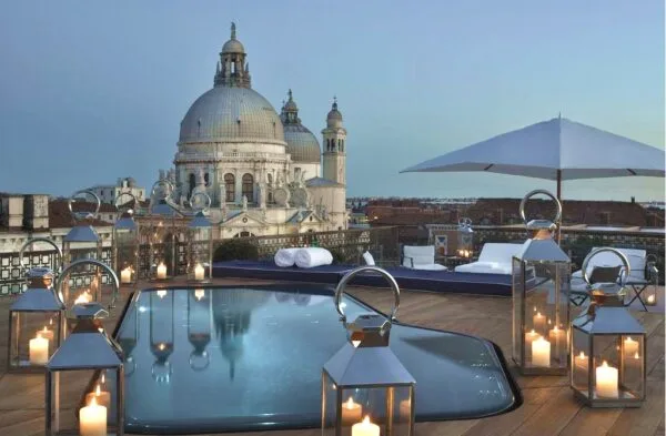 ou-dormir-a-venise-hotel-de-luxe-600x393-1