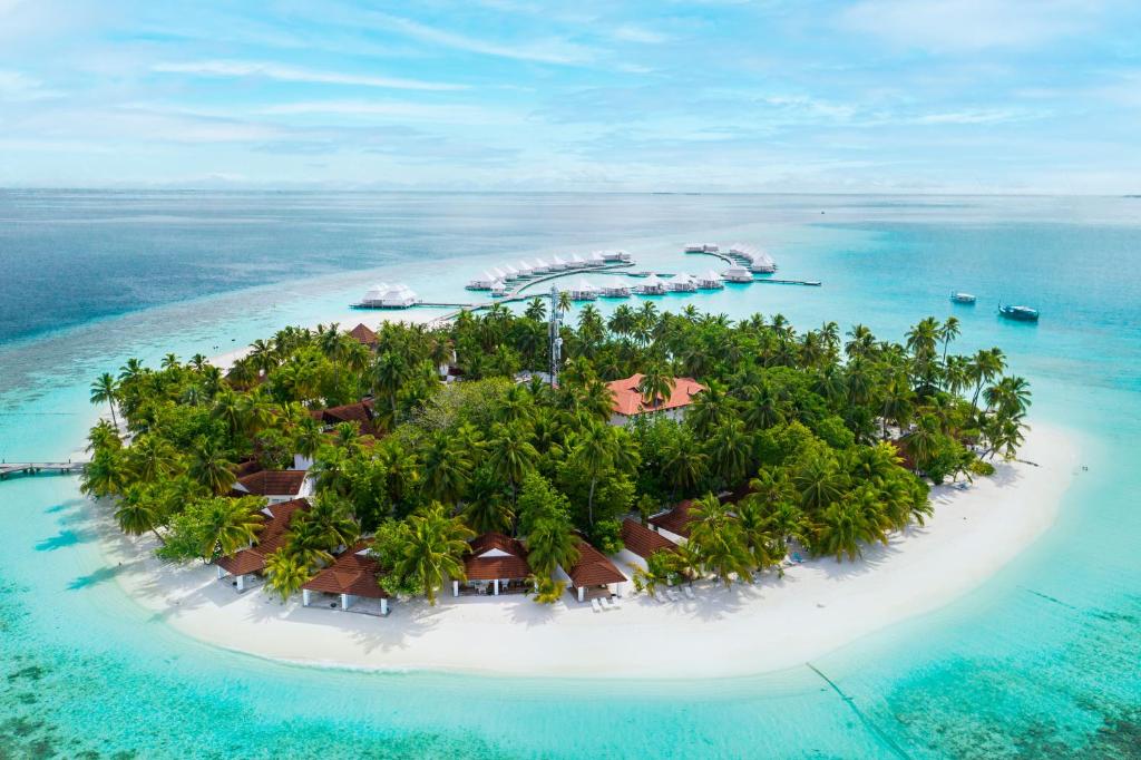 best Islands and Hotels in Maldives