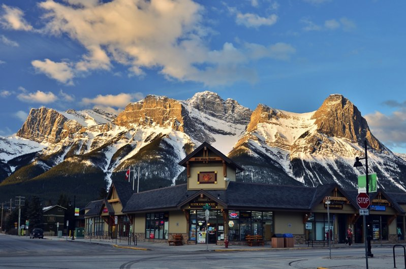 Downtown Canmore, Banff itinerary 3 days