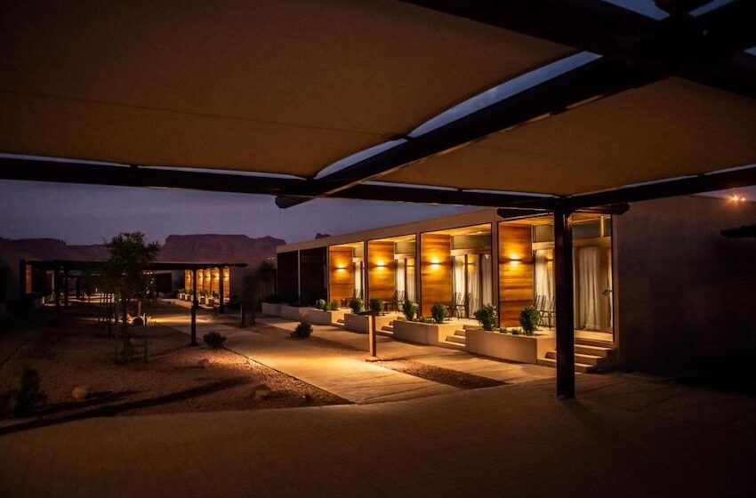 cloud7-residence-AlUla-by-night-850x560-1